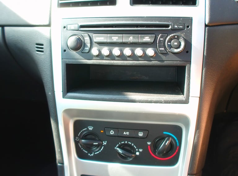 2007 Peugeot 307 1.6 S HDI DIESEL 5-Door Diesel