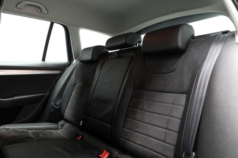 2014 Skoda Octavia 2.0 TDI Elegance Estate 5dr Diesel DSG Euro 5 (s/s) (150 ps) Estate Diesel Aut...