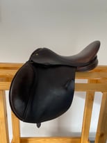 Barnsby 16” pony club saddle 