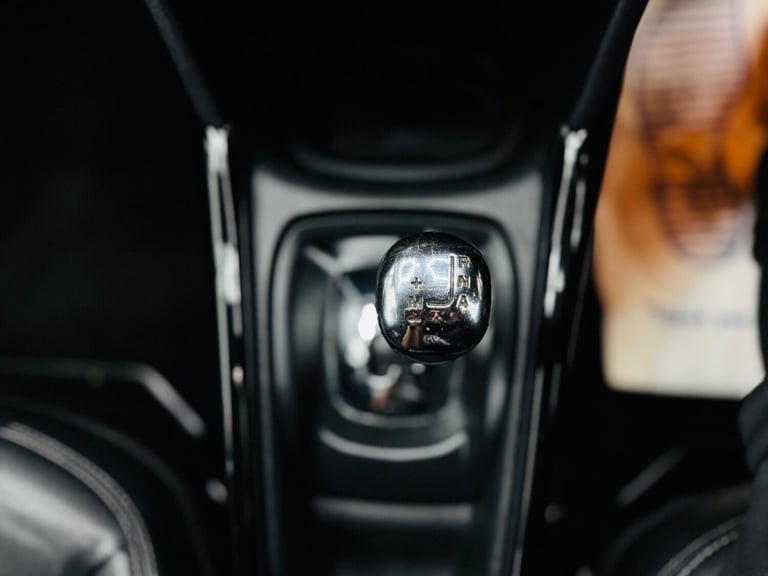 2015 Peugeot 2008 1.6 e-HDi Allure EGC Euro 5 (s/s) 5dr HATCHBACK Diesel Automatic