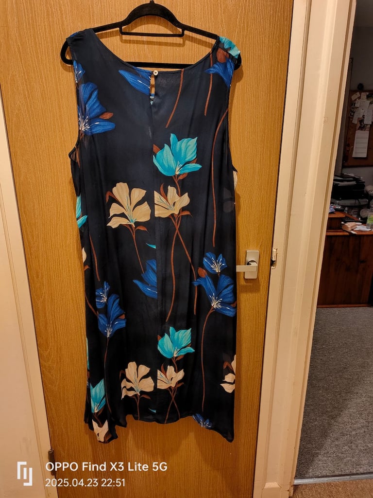 Esscence flower print dress 26/28