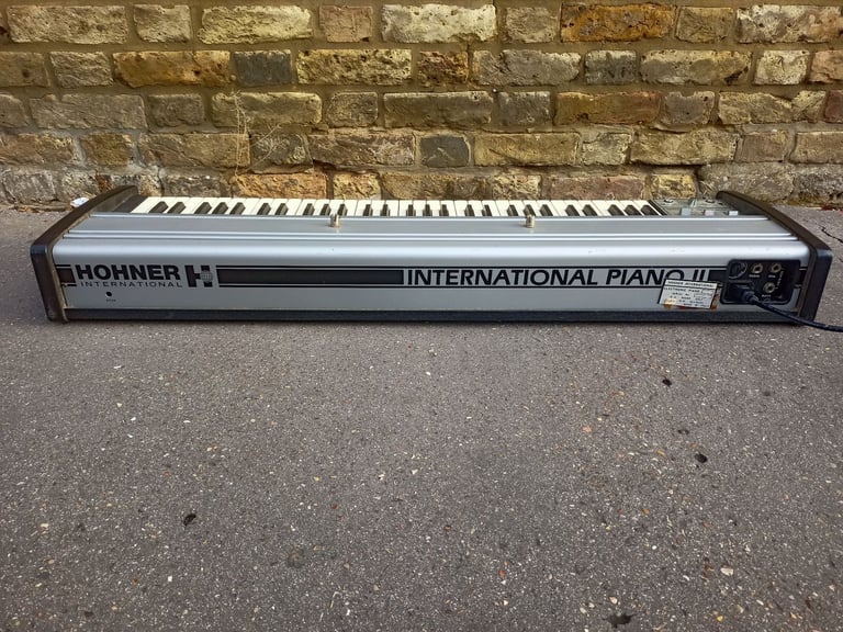 Vintage Hohner International Piano 2