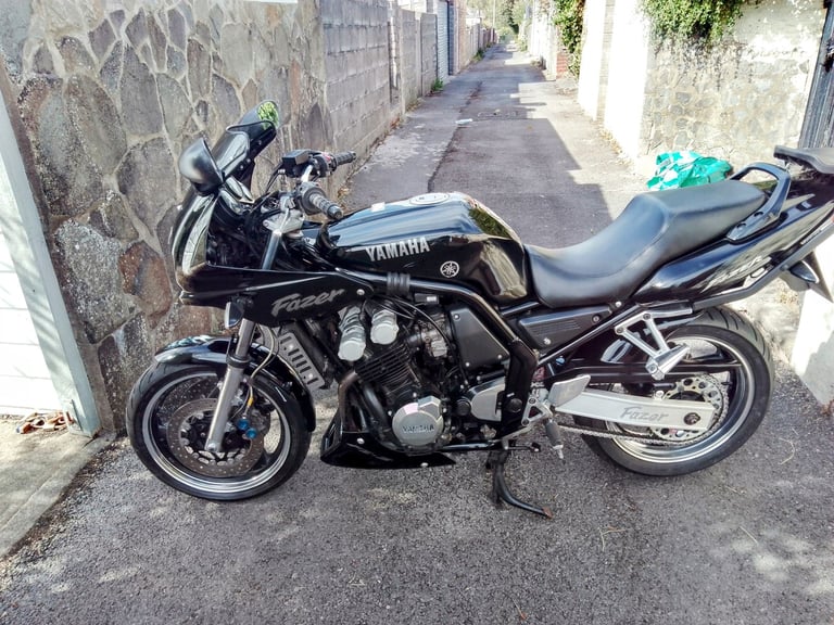 Yamaha, FZS, 2000, 599 (cc)