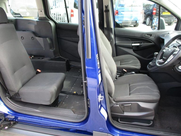 Ford Tourneo Connect Zetec 2015 1.5 TDCi Manual