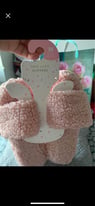 Gift set ,frame ,pink slippers 5/6