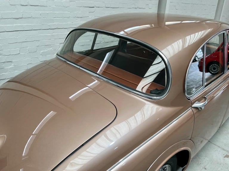 1965 Daimler V8 Petrol Automatic
