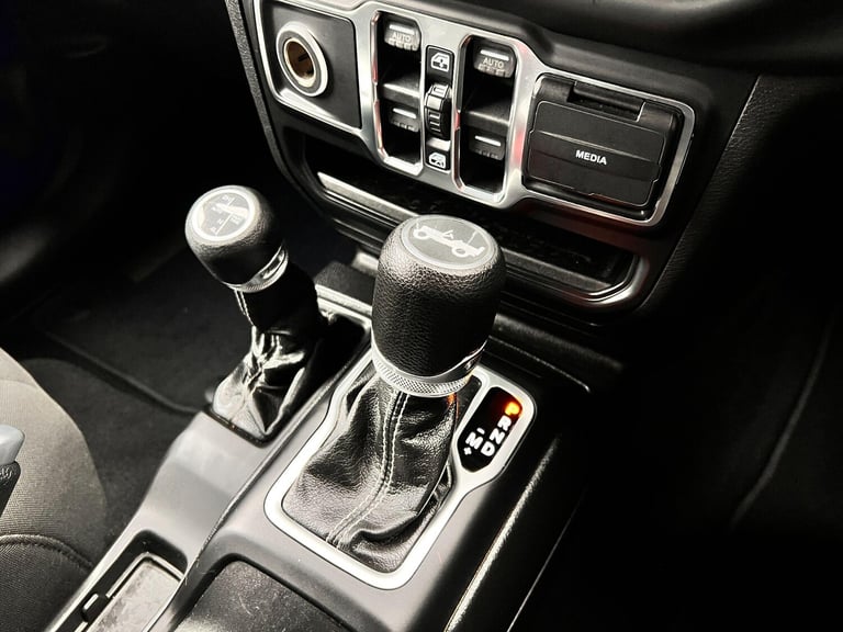 2020 Jeep Wrangler 2.2 MultiJetII Sahara SUV 4dr Diesel Auto 4WD Euro 6 (s/s) (200 ps) CONVERTIBL...