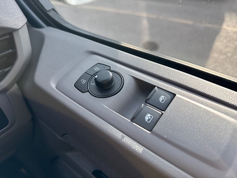  Volkswagen Transporter Panel Van 2.0 Tdi T32 Commerce Plus Panel Van 5dr