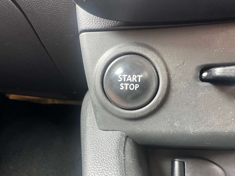 2015 Renault Clio 0.9 TCe Dynamique Nav Hatchback 5dr Petrol Manual Euro 6 (s/s) (90 ps) Hatchbac...