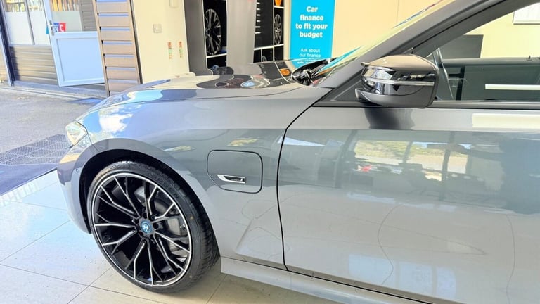 2022 BMW 3 Series 2.0 330e 12kWh SE Pro Touring Auto Euro 6 (s/s) 5dr Estate PETROL/ELECTRIC Auto...