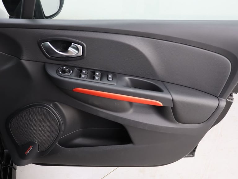 2015 Renault Clio 1.6 TCe Renaultsport Lux Hatchback 5dr Petrol EDC Euro 5 (200 ps) Hatchback Pet...