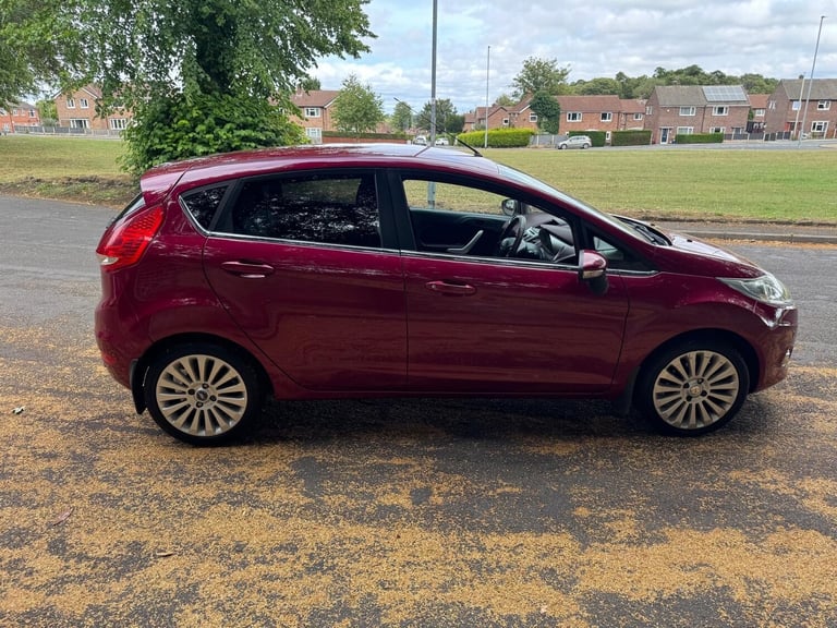 2010 Ford Fiesta 1.6 Titanium 5dr HATCHBACK Petrol Manual