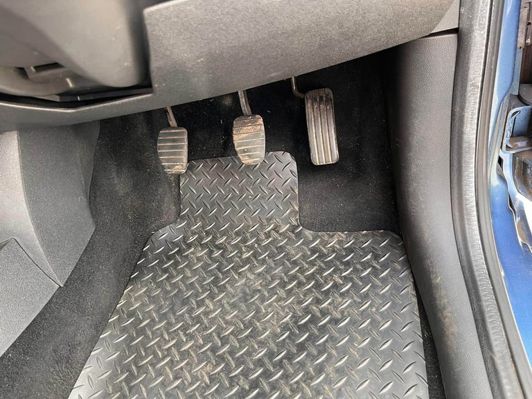 Renault, CLIO, Hatchback, 2010, Manual, 1149 (cc),5 doors - Image 5