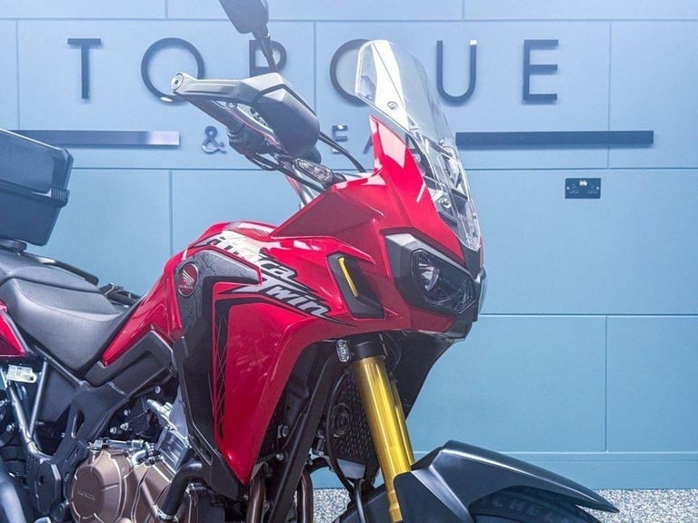 2017 17 HONDA CRF1000L AFRICA TWIN 1000 MANUAL - LOW MILES - FULL LUGGAGE