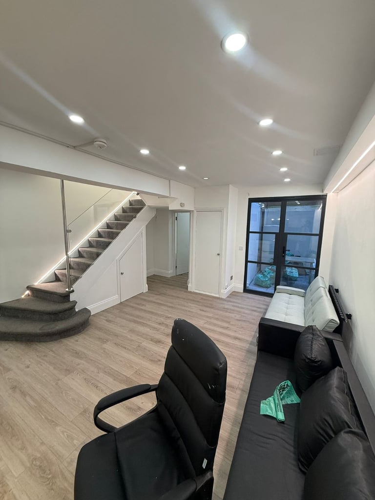 (BENEFIT ACCEPTED) - Modern 2-Bed Flat on Green Lanes N16 9NH – £2,150 p/m