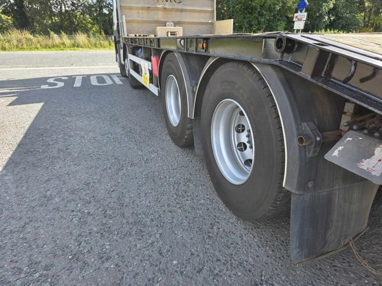 2020 Volvo FM430 8X4 27ft Beavertail/ Flat