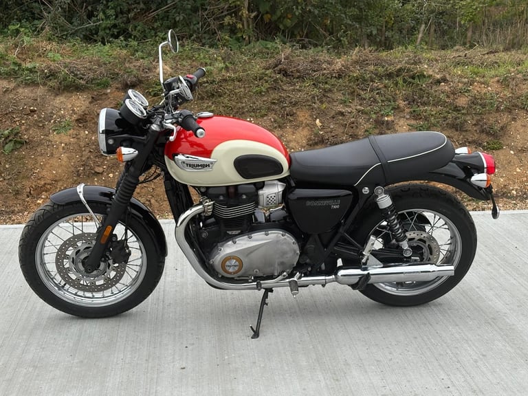 Triumph T100 Bonneville 900cc Bonne T 100