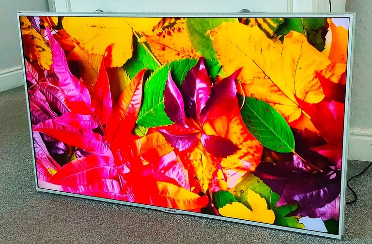 40" WHITE SAMSUNG WALL MOUNT FHD SLIM LED WIFI TV LTD APPS SCREEN MIRRORING RC & NEW WALL BRACKETS