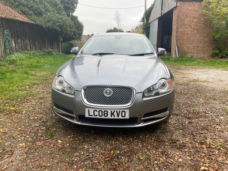 4.2 V8 Premium Luxury Auto Euro 4 4dr