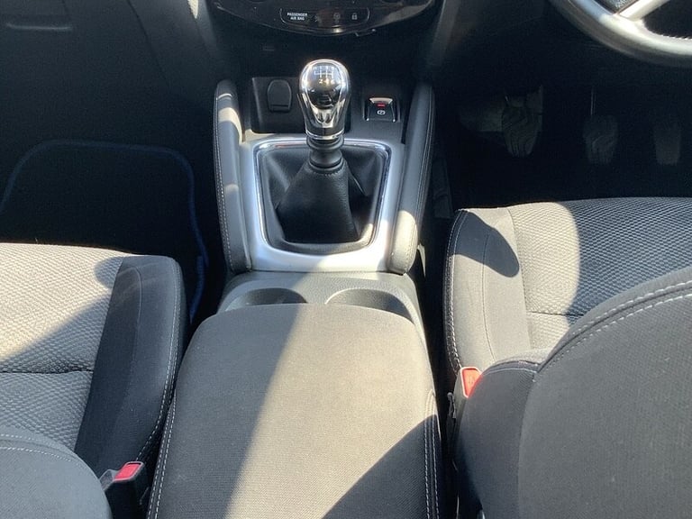 2017 Nissan Qashqai DIG-T Acenta SUV Petrol Manual