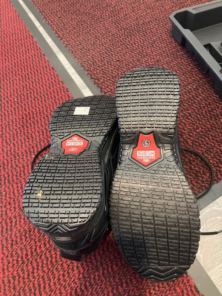  Sketchers, black, industrial shoes, steel tow cap