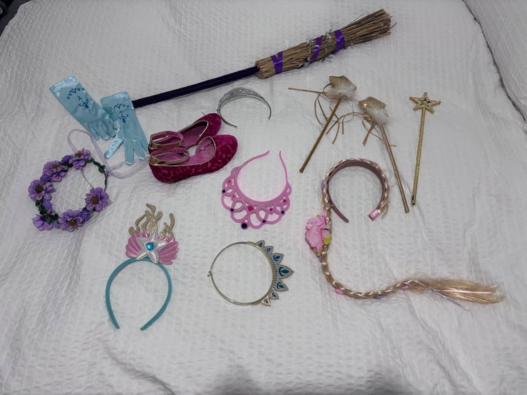 Kids costumes and accessories Age 3-6?