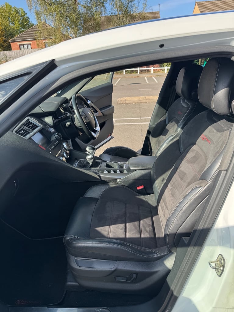 2017 DS5 2.0 BLUEHDi 180 BHP Performance Line – Luxury ** Performance! 