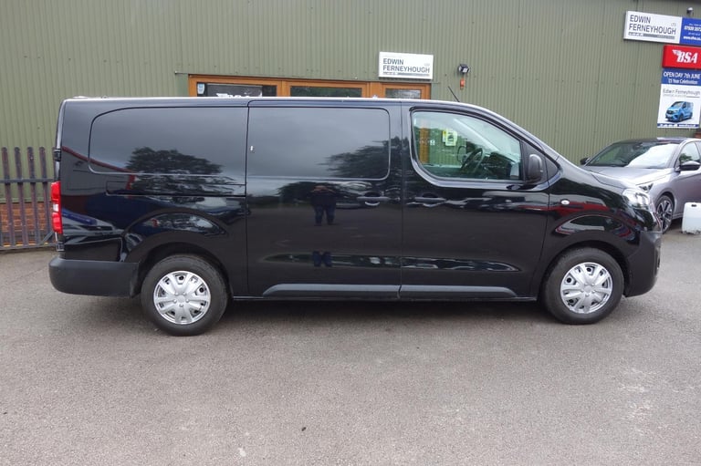 Vauxhall Vivaro 3100 2.0d 145PS Dynamic H1 Van Auto DIESEL AUTOMATIC 2022/22