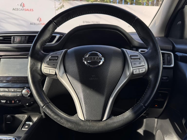 2015 Nissan Qashqai 1.6 dCi Tekna 5dr Xtronic HATCHBACK DIESEL Automatic