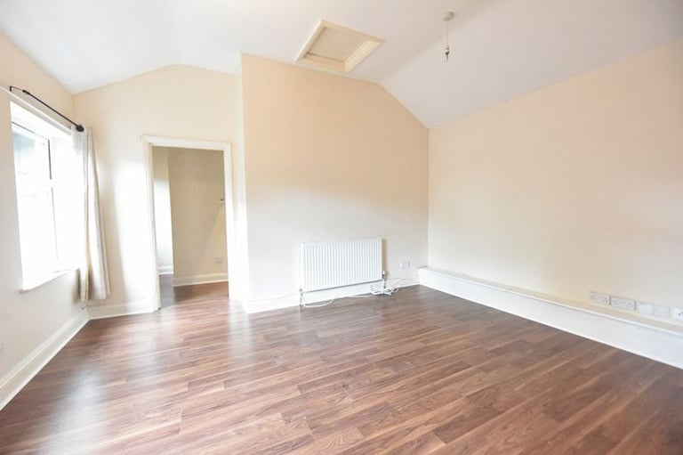 image for UNFURNISHED 1 BED APARTMENT TO LET.