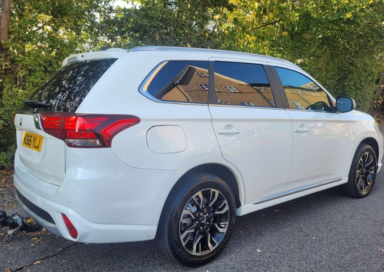  Mitsubishi Outlander 2.0h 12kWh GX3h CVT 4WD Euro 6 (s/s) 5dr Petrol/Electric Hybrid Automatic