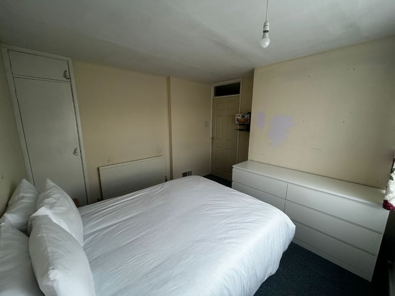 3 bed end terraced to rent with parking
