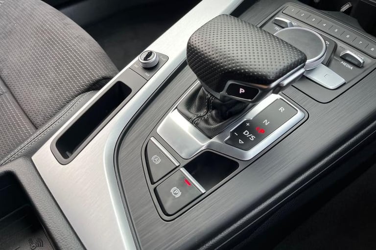 2019 Audi A4 40 TDI S Line 5dr S Tronic ** Paddle Shifters - Bluetooth / USB Connection Estate Di...