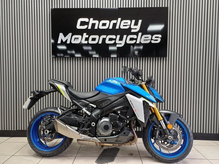 Suzuki GSXS1000   22 plate  only 6615 miles  full service history  delivery p...