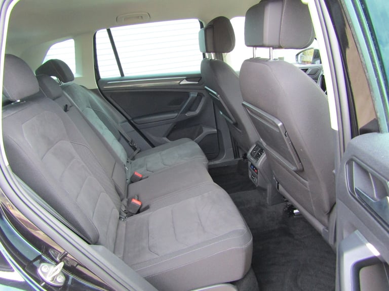 LEFT HAND DRIVE 2019 VOLKSWAGEN TIGUAN 2.0 TDi SE DSG AUTO 5DR EURO 6 FRENCH REG