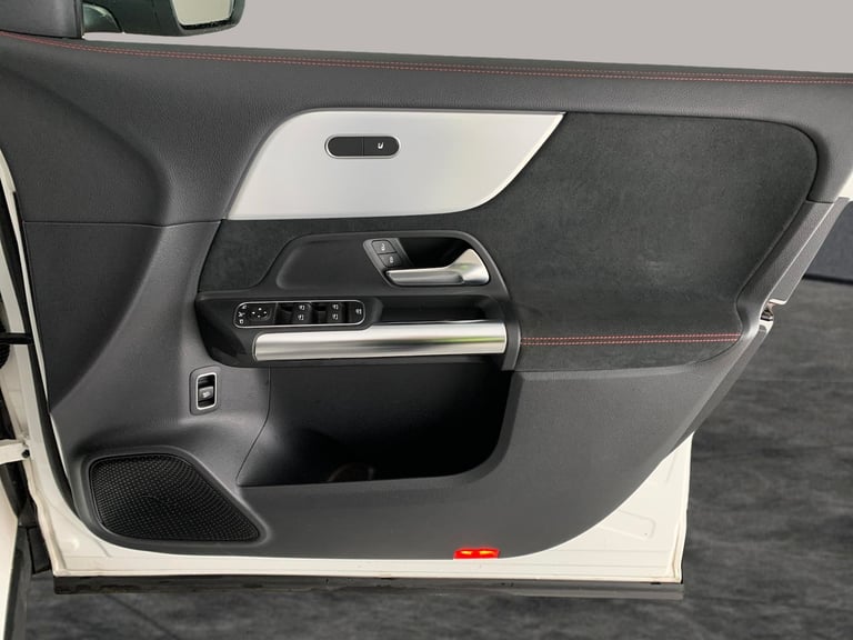 2022 Mercedes-Benz EQA EQA 300 66.5kWh AMG Line (Premium) SUV 5dr Electric Auto 4MATIC (228 ps) -...