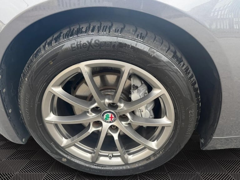 2019 Alfa Romeo Giulia 2.0T Super Auto Euro 6 (s/s) 4dr SALOON Petrol Automatic