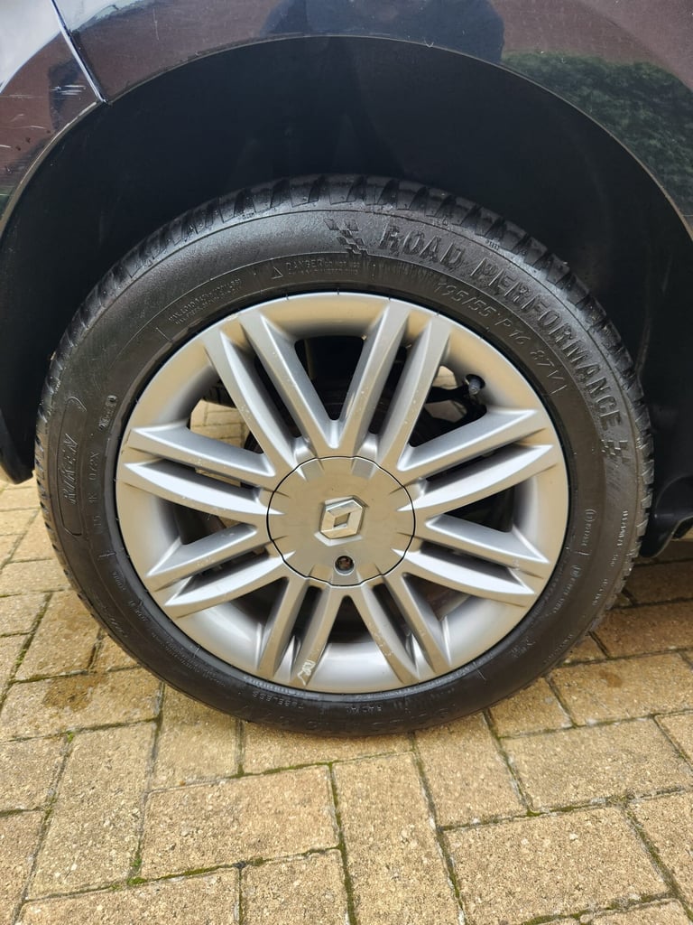 2012 Renault Clio 1.2 16V Dynamique TomTom 3dr HATCHBACK Petrol Manual - Image 12