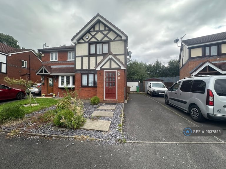 2 bedroom house in Knight Crescent, Middleton, Manchester, M24 (2 bed) (#2637855)