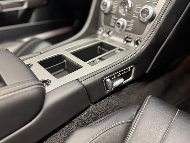 ASTON MARTIN VIRAGE 6.0 V12 Volante T-TronicII Euro 5 2dr 2011