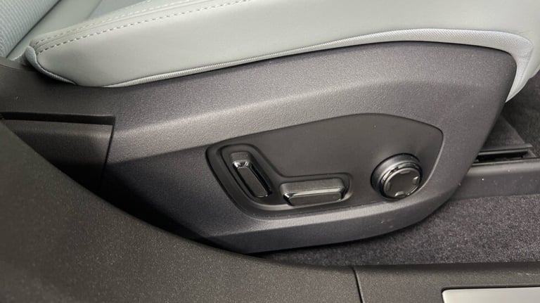 2025 Polestar Polestar 4 Polestar 4 Long range Single motor -Pilot-Plus-Privacy Glass Estate Elec...