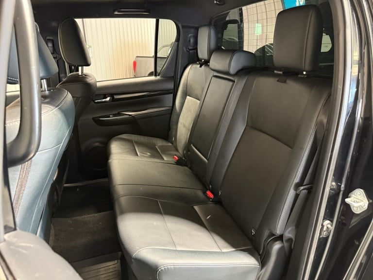 2018 68 TOYOTA HI-LUX 2.4 D-4D INVINCIBLE X PICKUP DOUBLE CAB 4DR DIESEL AUTO 4W