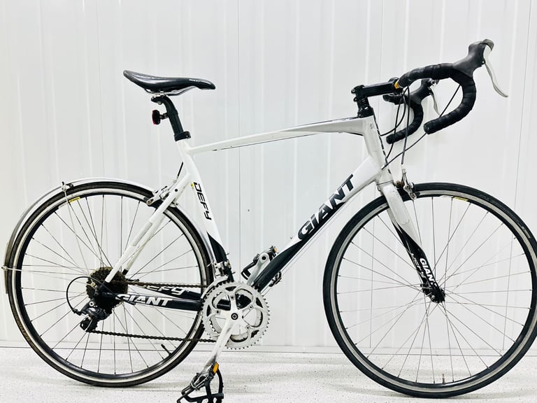 image for GIANT DEFY Sizs/ XL Alloy Fully Serviced Warranty 700c Wheels