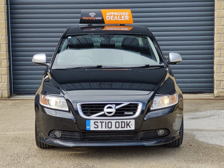 VOLVO S40; 1.6 DIESEL; 115BHP; R DESIGN D2; 4 DR; MANUAL; BLACK; 62 MPG; £35 TAX