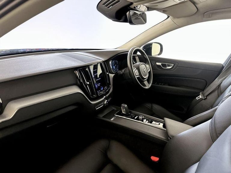 2020 Volvo XC60 2.0 B5 MHEV Momentum Auto Euro 6 (s/s) 5dr Automatic SUV Hybrid Automatic