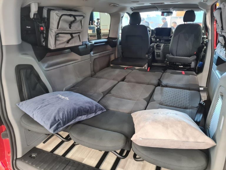 Ford Transit Custom FLEX model Camper/MPV with elevating roof