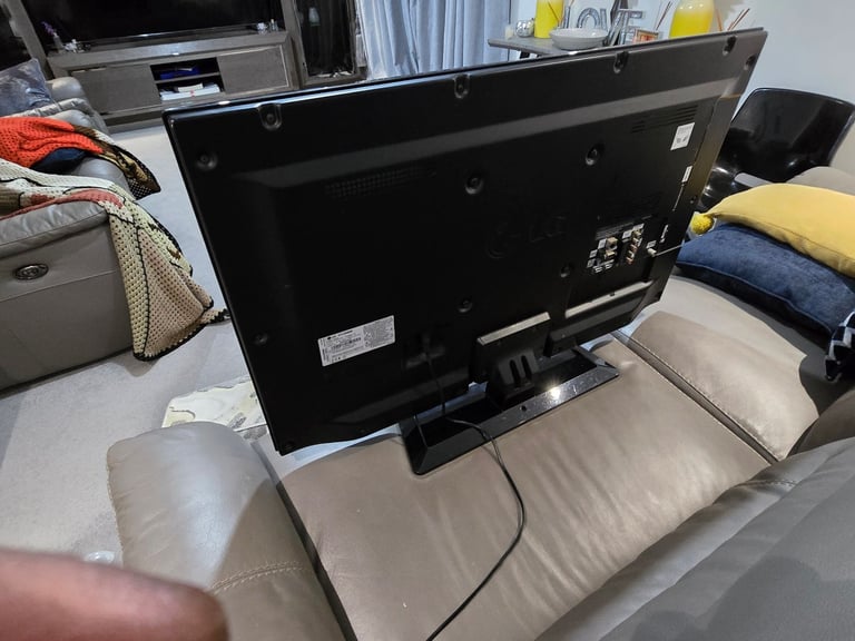 LG LCD TV screen for sale