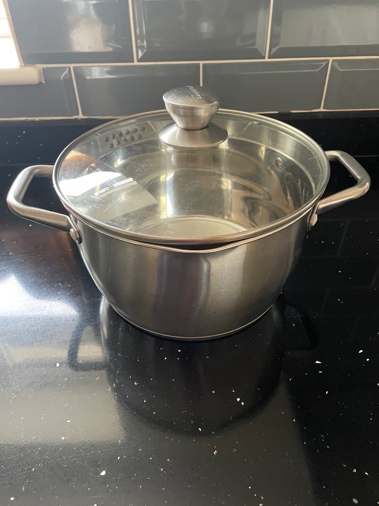 4 Pots & Pans. 3 Saucepans, 1 Stock Pot.  Stainless Steel. Oven/hob/gas/electric/induction safe.