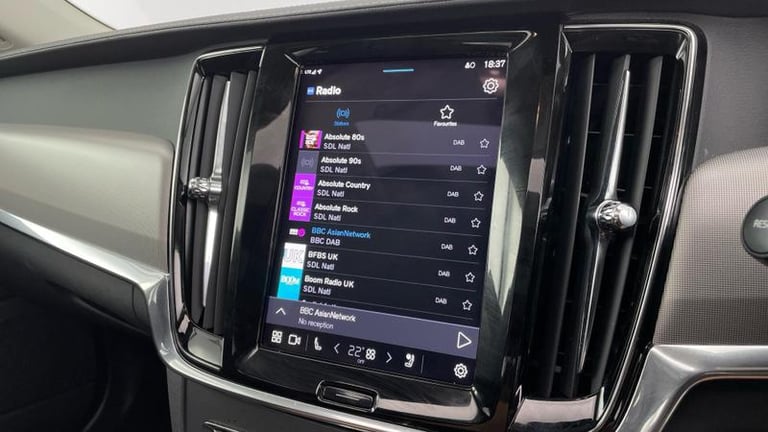 2024 Volvo V90 Ultra T8 AWD Plug-in hybrid Electric/Petrol Dark Automatic Estate Petrol Automatic