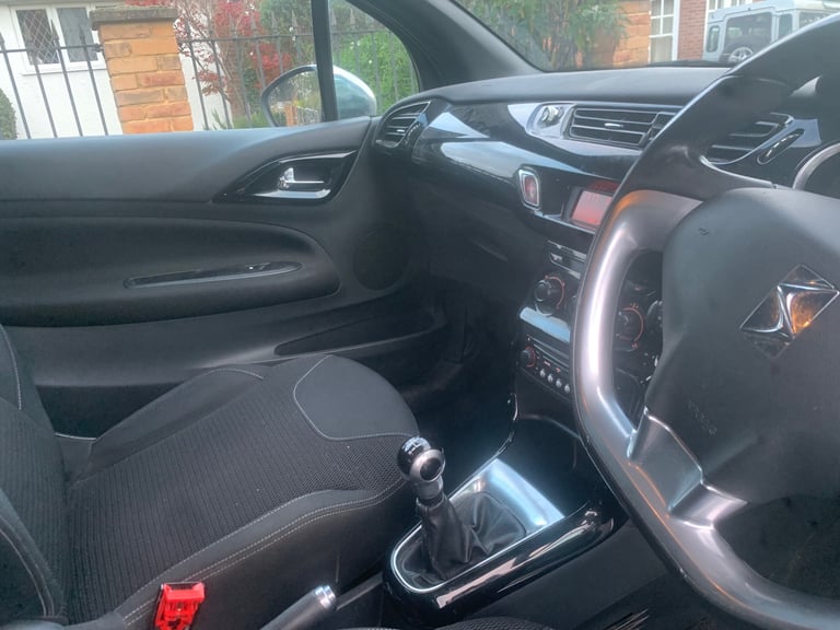 Citroen, DS3, Hatchback, 2011, Manual, 1560 (cc), 3 doors